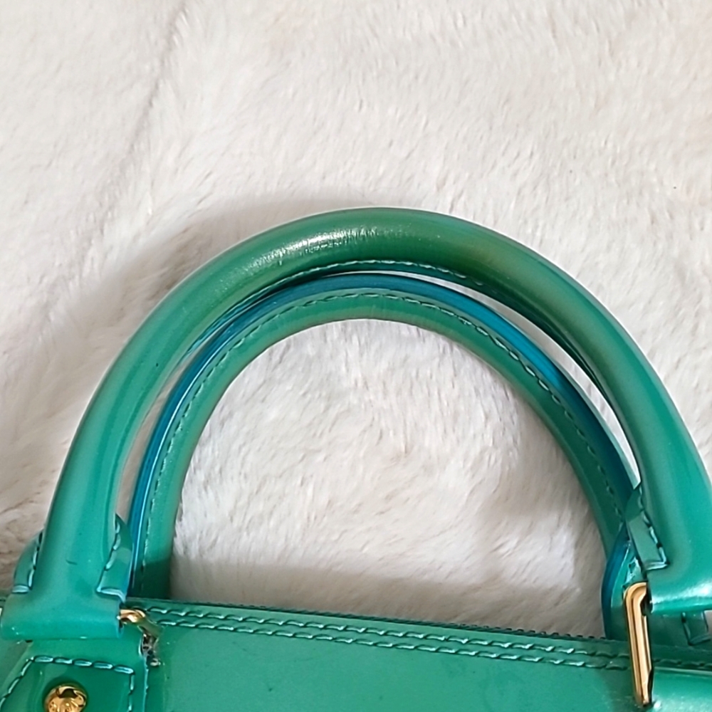 Louis Vuitton Alma BB In Green Vernis - Picture 6 of 12